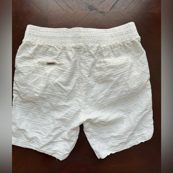 MANIERE DE VOIR White Textured Shorts SIZE M - Picture 2 of 4